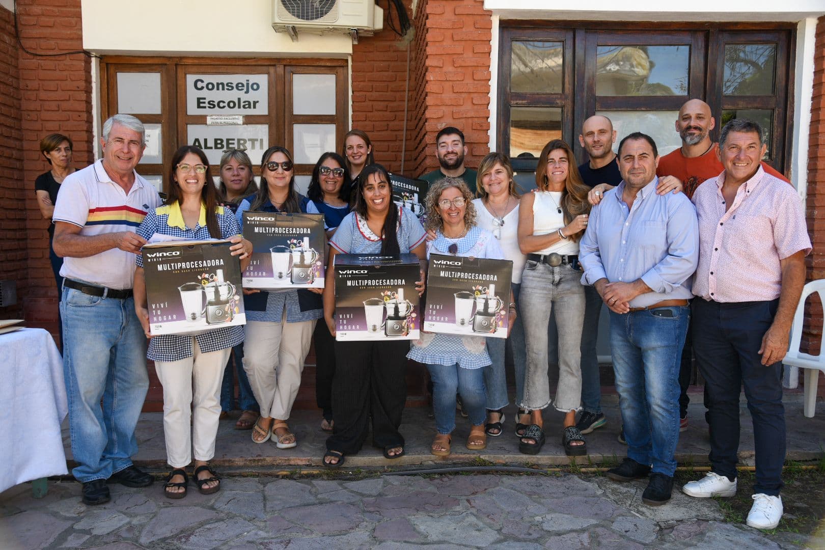 Imagen principal de la noticia ENTREGA DE ELECTRODOMÉSTICOS PARA COMEDORES ESCOLARES