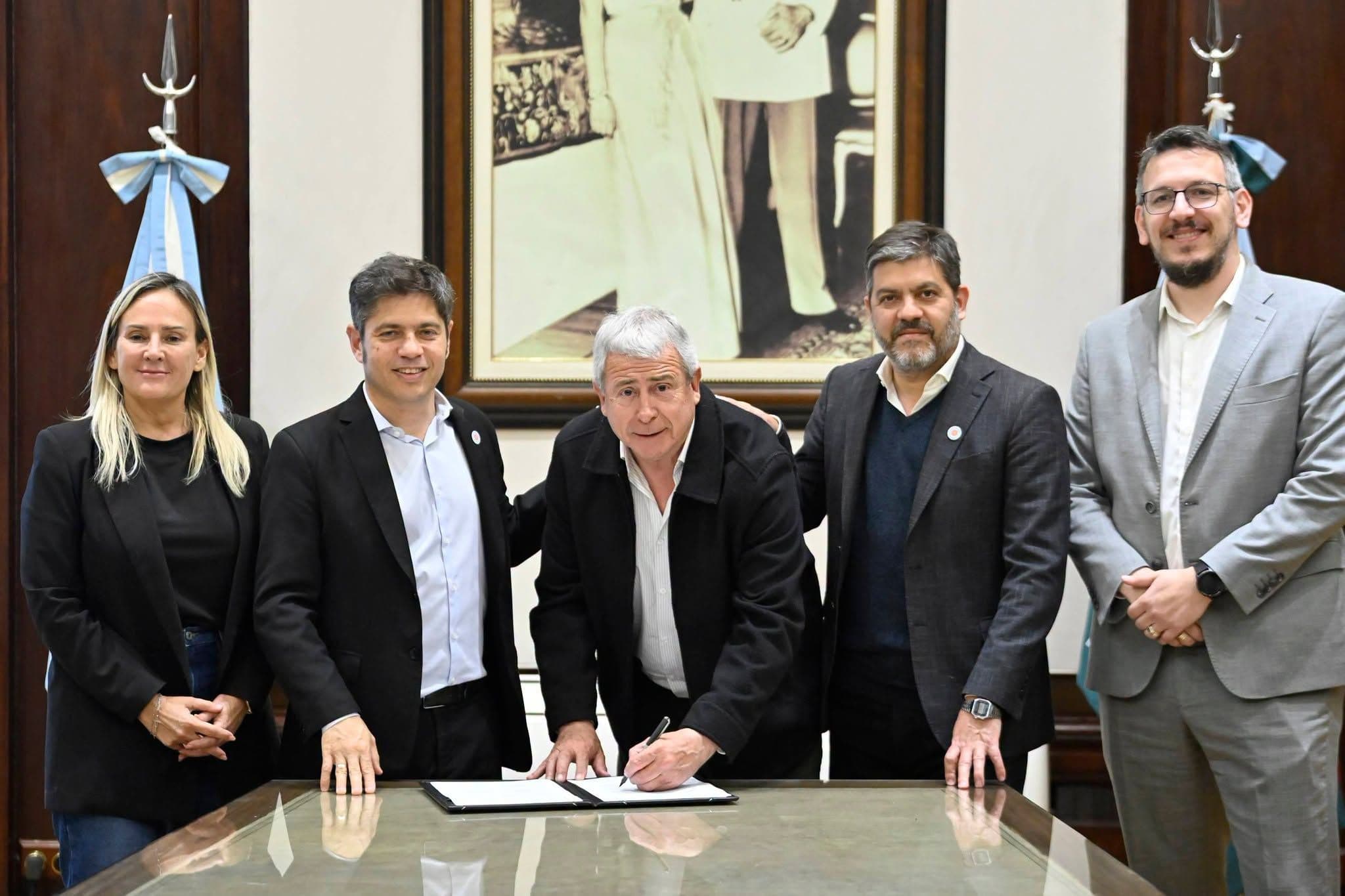 Imagen principal de la noticia FIRMA DE LEASING PAR ADQUISICIÓN DE MAQUINARIA